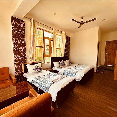 Hotel Gulmarg Residency, Kunzer Гульмарг Екстер'єр фото