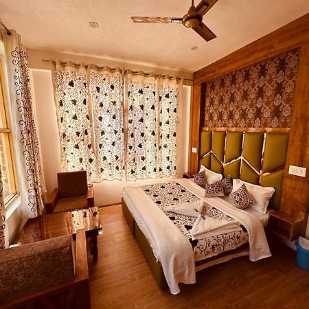 Hotel Gulmarg Residency, Kunzer Гульмарг Екстер'єр фото
