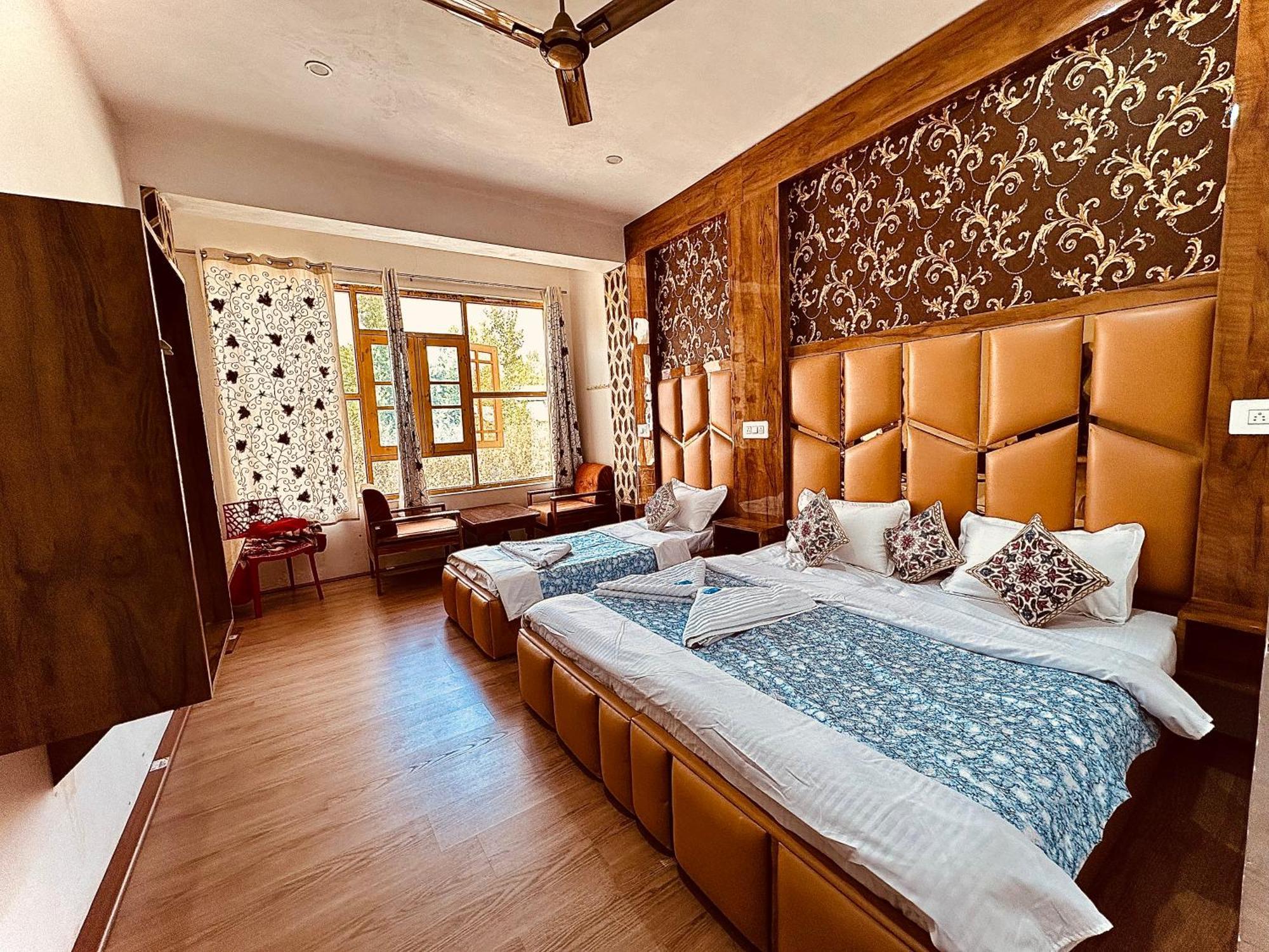 Hotel Gulmarg Residency, Kunzer Гульмарг Екстер'єр фото